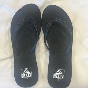 Black Reef flip flops never worn women’s size 7